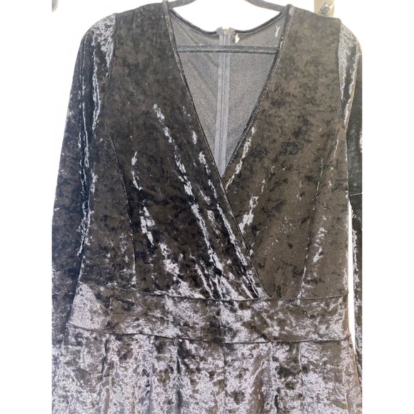 Velvet Romper (BUNDLE & SAVE 15% OFF) - Picture 2 of 2